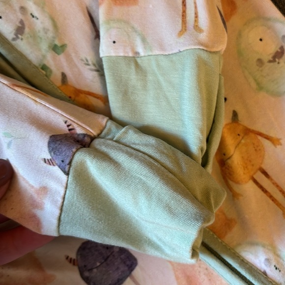 Sleepy sloth bambo pjs size 12-18 months - Picture 4 of 6